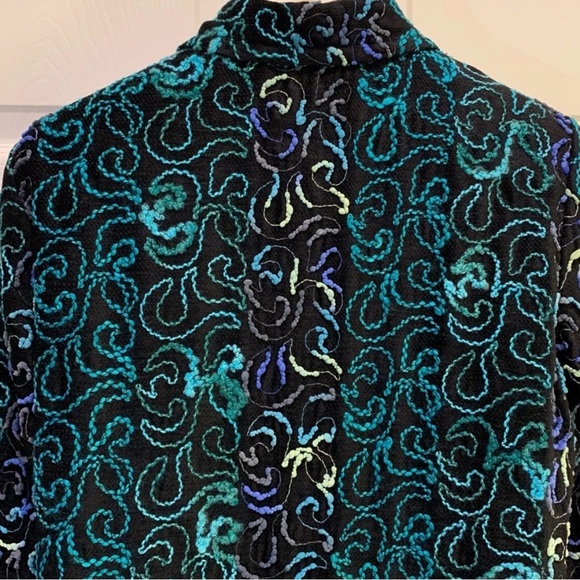 Chicos Chico’s Black blu and green embroidery embossed waist coat. Size large - Picture 3 of 7
